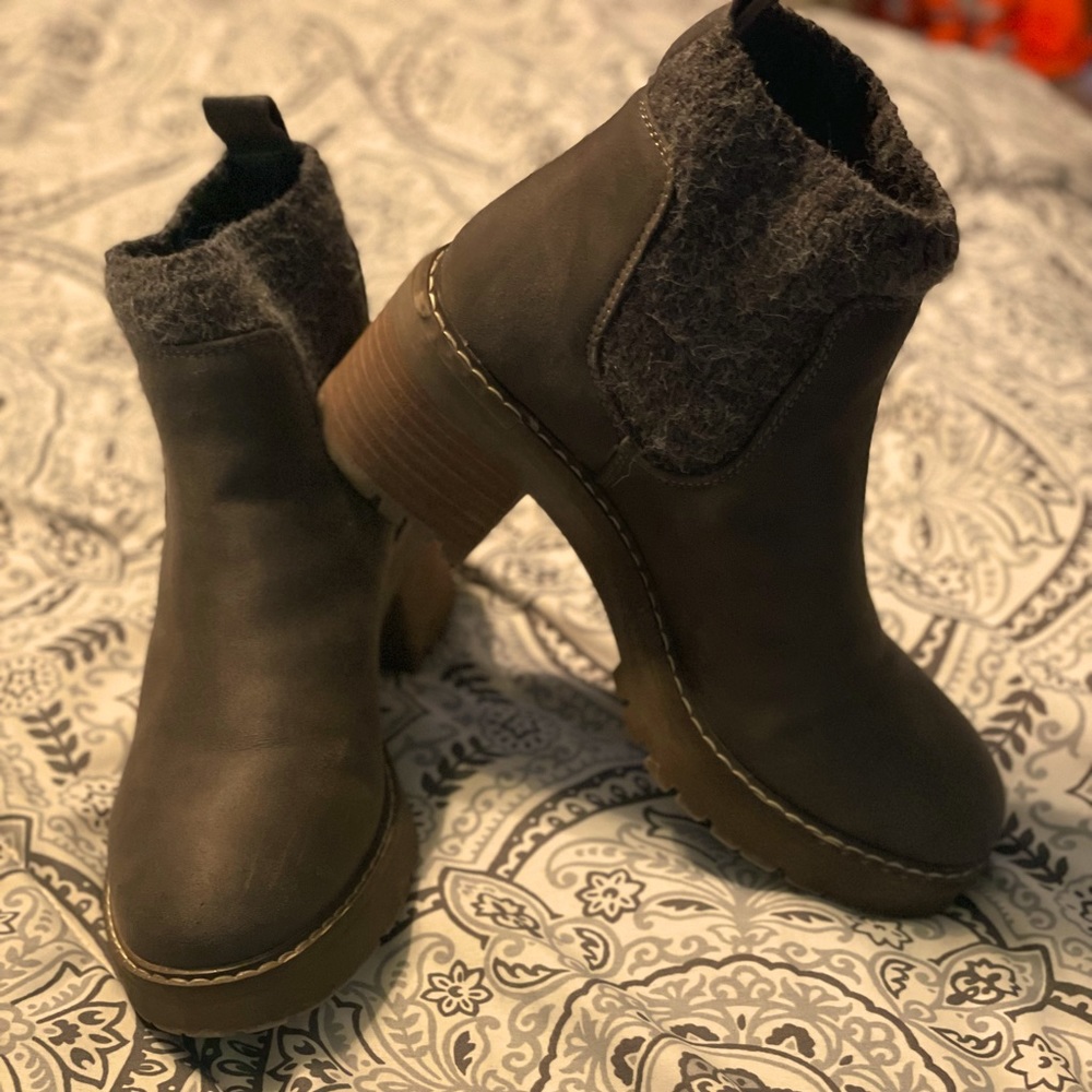 Crown vintage June Chelsea boots